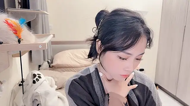 BabyOneDaily's cam snapshot