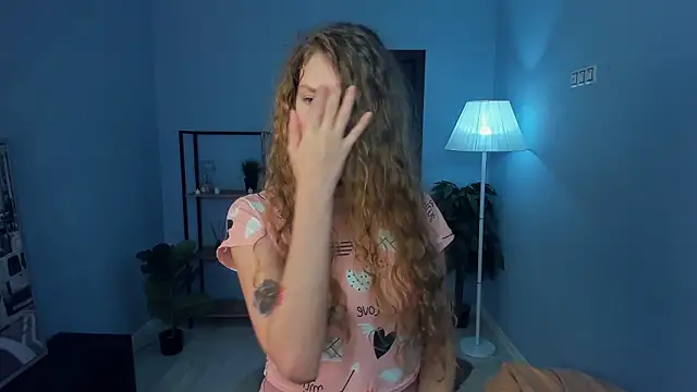 RayaNenlia's cam snapshot