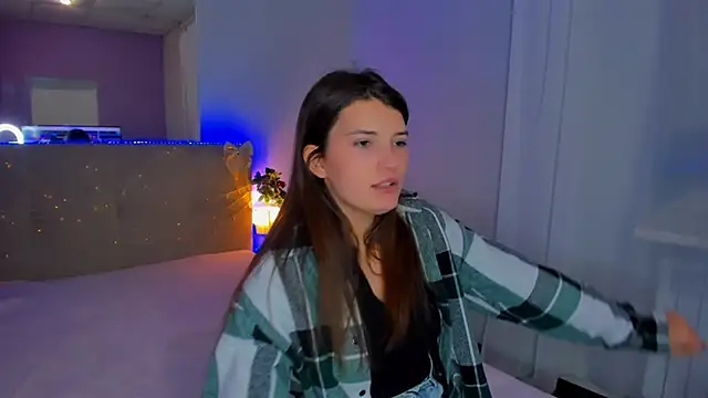 Laura_Leee's cam snapshot