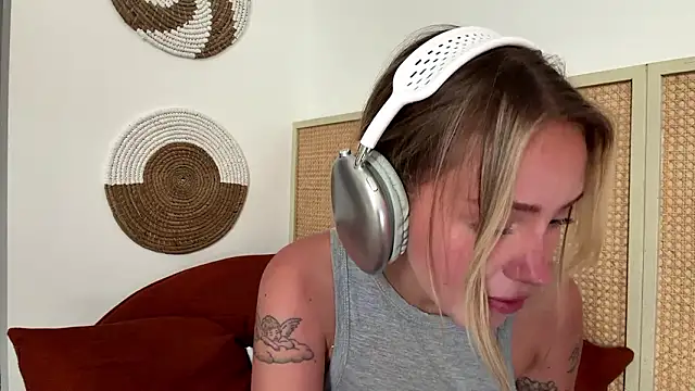 MartinaDeoliveira's cam snapshot