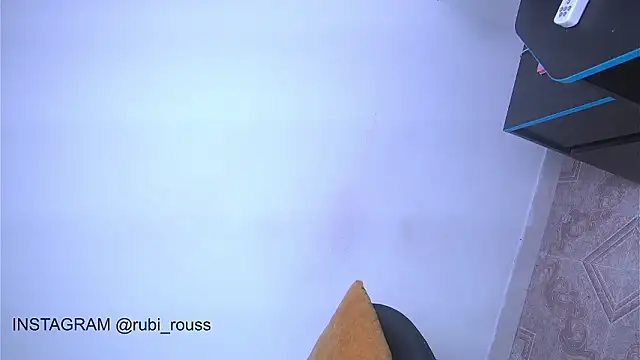 argiee_taylorxs2 live sex cam