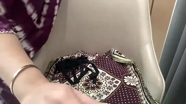 sassypooja's cam snapshot