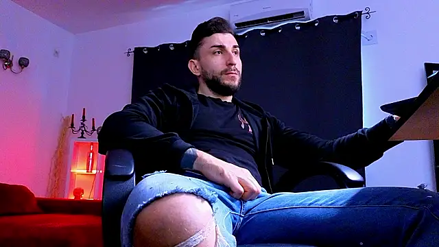 MightyAaron66 live sex cam