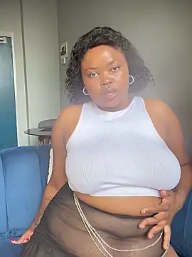 Curveysinaa's cam snapshot