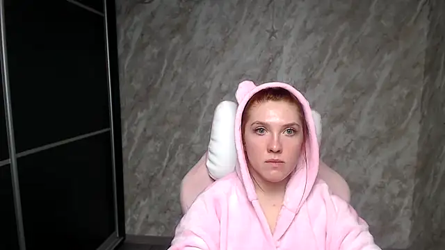 Reginasmilee live sex cam