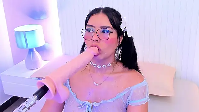 pocahontas_lantina's cam snapshot