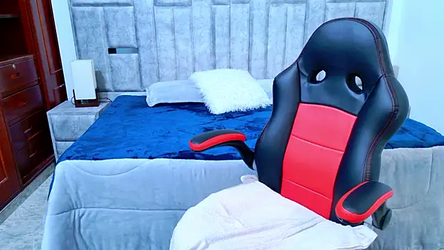 laureentt_'s cam snapshot