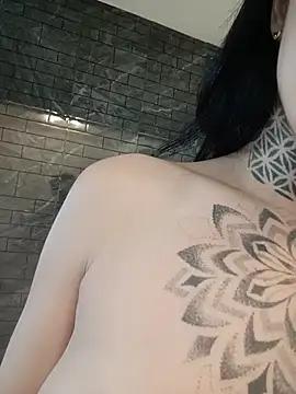 Porcellina181 live sex cam