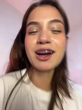 Im_yoursBb's cam snapshot