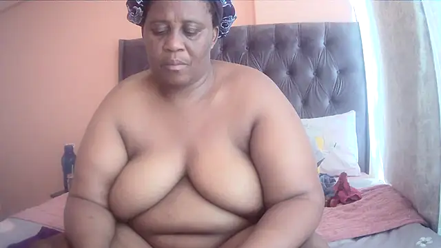 HUGEASSXXXXX's cam snapshot