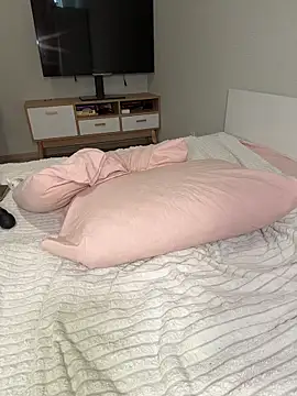 fuckdoll_18's cam snapshot