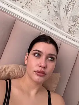 KikiWatson's cam snapshot