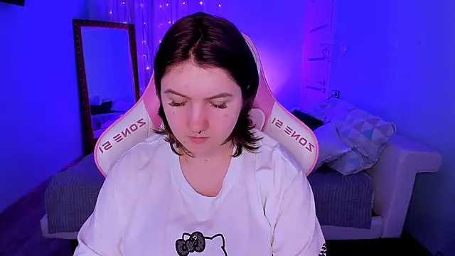 lovelyy_julia's cam snapshot