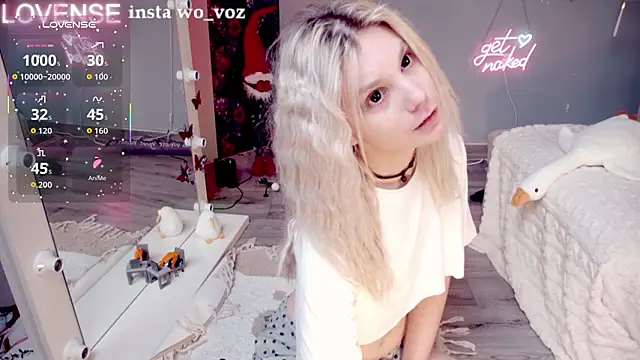 Careful_i_bite's cam snapshot