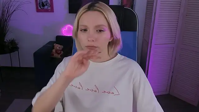 AuroraWrenfield's cam snapshot