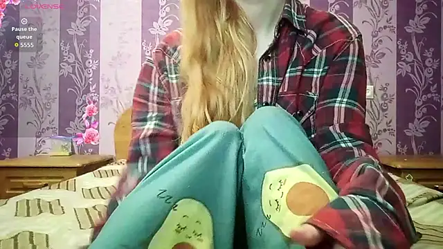 Lutangogansit's cam snapshot