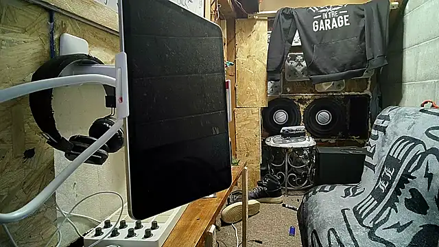 8point5guy live sex cam