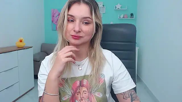 LilFleurish's cam snapshot