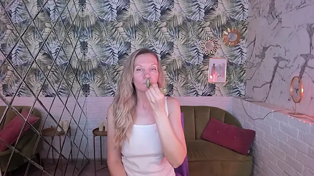 NancyGrace's cam snapshot