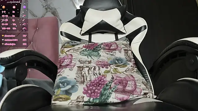 EroticAzir's cam snapshot