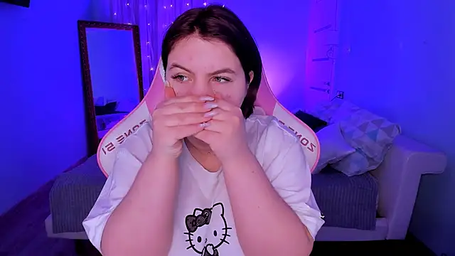 lovelyy_julia's cam snapshot