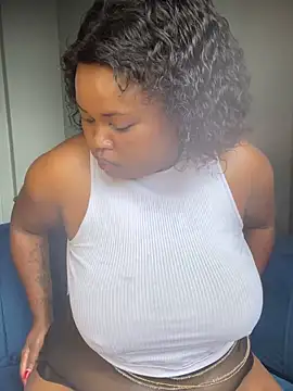 Curveysinaa's cam snapshot