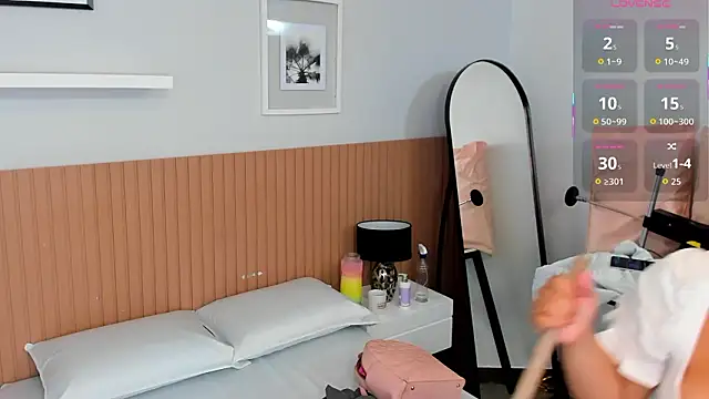 klhoe_boobs's cam snapshot