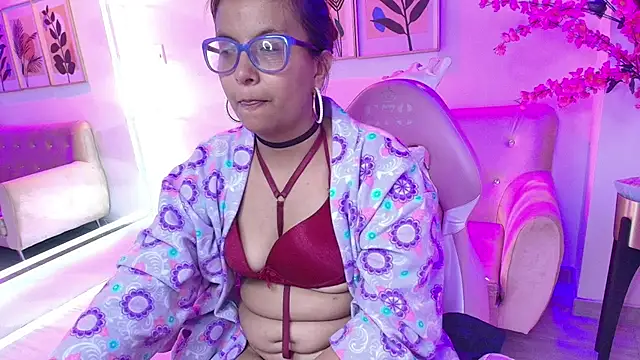 Amber__rouge's cam snapshot