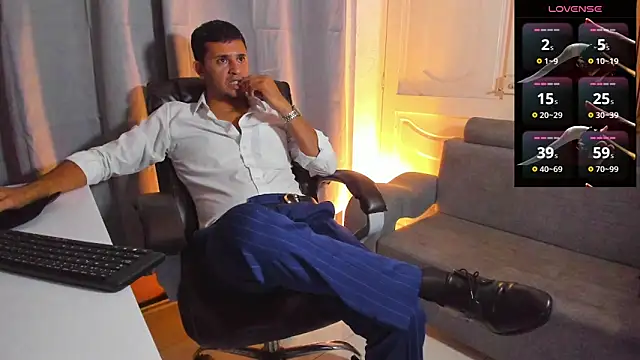 Hideintheoffice live sex cam