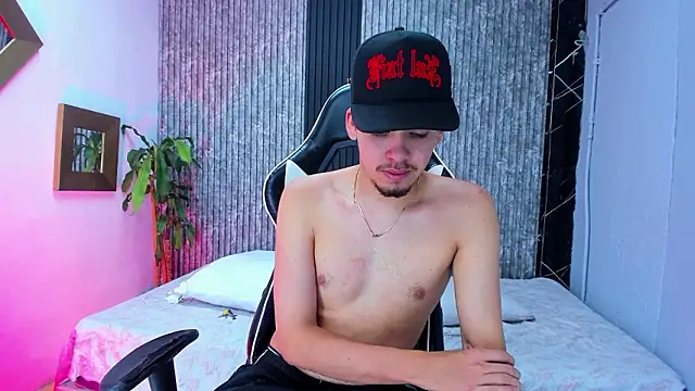 Mike_0233_'s cam snapshot