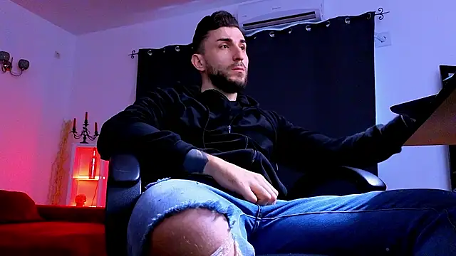 MightyAaron66 live sex cam