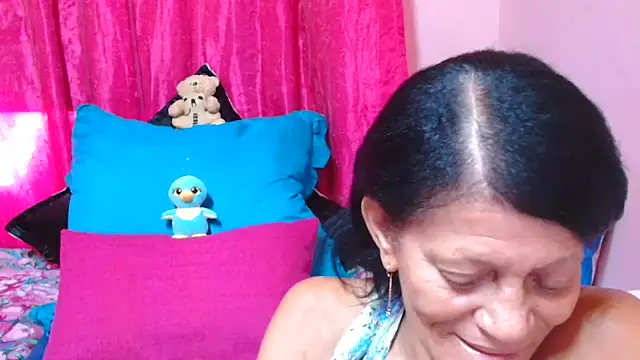 SLUTTYROXY's cam snapshot