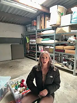 lola_tentatiion's cam snapshot