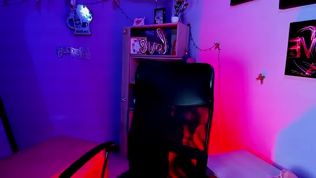 Victoria_14's cam snapshot