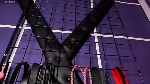 slave_to_pain's cam snapshot