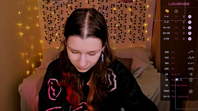 LinaBlossom_'s cam snapshot