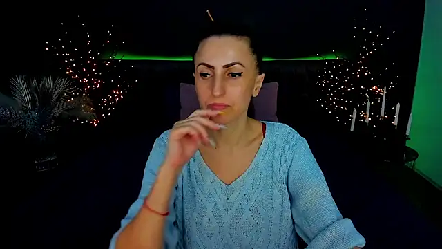 Rebecca_Diamond's cam snapshot