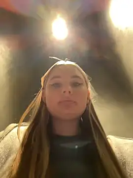 VineraSweet live sex cam