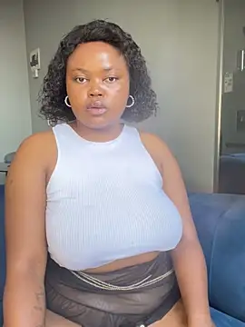 Curveysinaa's cam snapshot