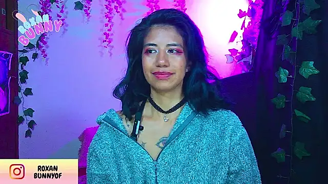 Roxanbunny1 live sex cam