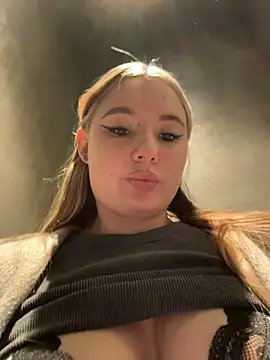 VineraSweet's cam snapshot