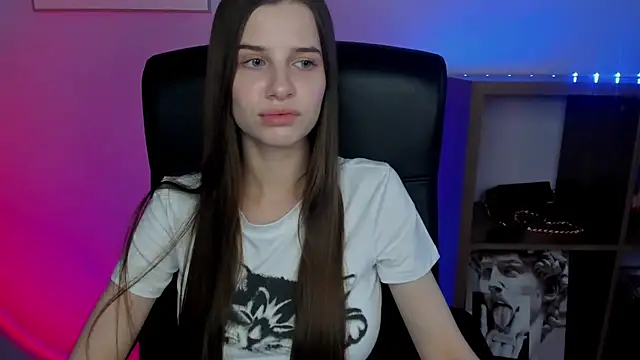 LuxMaya's cam snapshot