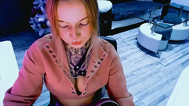 InesGold's cam snapshot