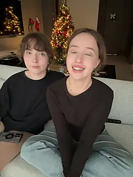 Nura_n_Sarah live sex cam