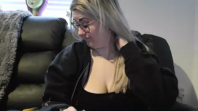 Sizzling_Indie36's cam snapshot