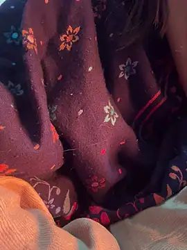 Dilnaazz's cam snapshot