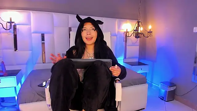 MAGIC_ISIS_'s cam snapshot