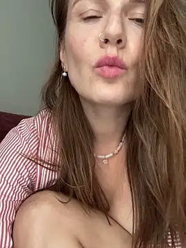 BritneyHall live sex cam