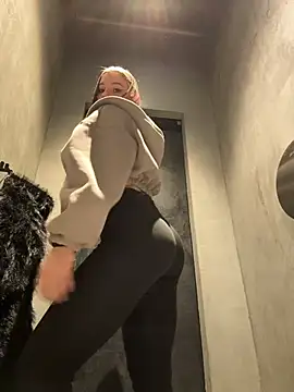 VineraSweet live sex cam