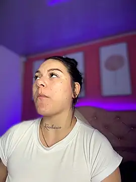 Megaan__More's cam snapshot